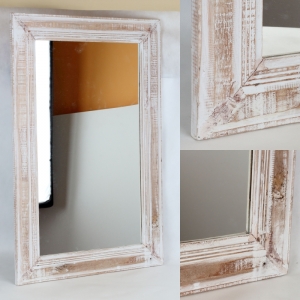 Nástenné zrkadlo 50,5 x 70,5cm svetlé