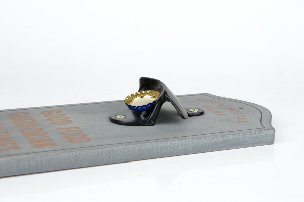 Nástenný otvárač na pivo 30cm