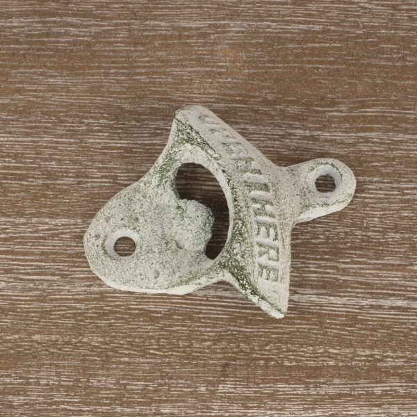 Nástenný otvárač na pivo liatina biely 8x7cm