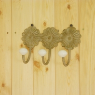 Nástenný trojháčik kytička