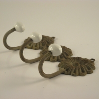 Nástenný trojháčik kytička