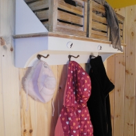 Nástenný vešiak do predsiene 76x31x21,5 cm