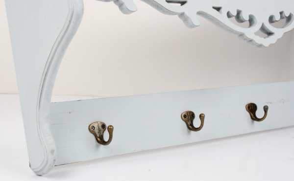 Nástenný vešiak drevený s policou 76x18x33cm VYŘAZENO