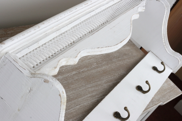 Nástenný vešiak na kabáty s policou 85x19x33cm