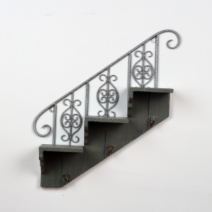 Nástenný vešiak schody 75x27cm