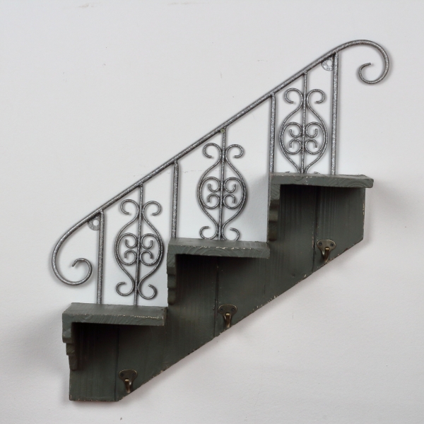 Nástenný vešiak schody 75x27cm