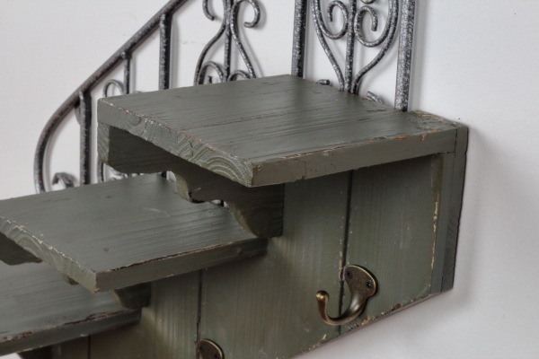 Nástenný vešiak schody 75x27cm