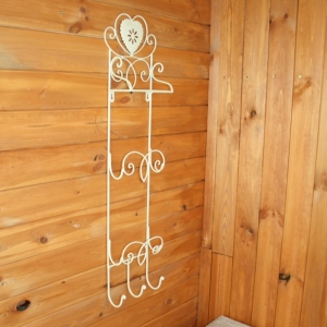 Nástenný vešiak srdce s poličkou 85cm