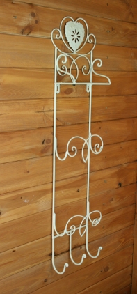 Nástenný vešiak srdce s poličkou 85cm