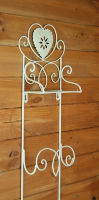 Nástenný vešiak srdce s poličkou 85cm