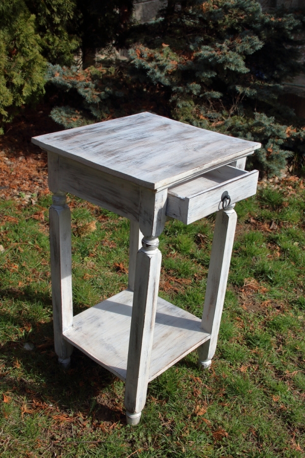 Nočný stolík biely 70x40x40cm