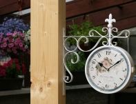 Obojstranné hodiny kovové biele 25cm