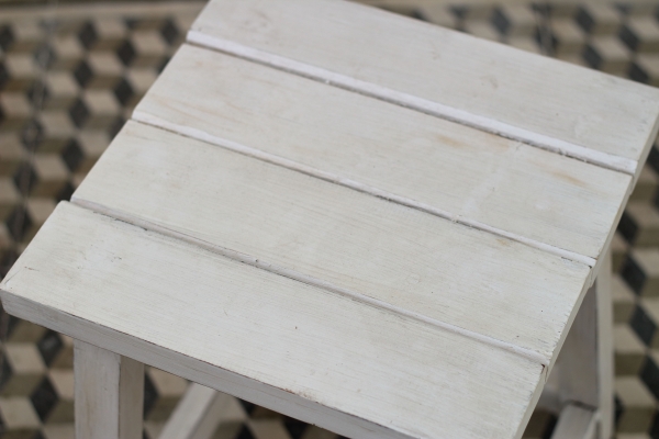 Odkladací stolík / stolička drevený biely 36x36cm