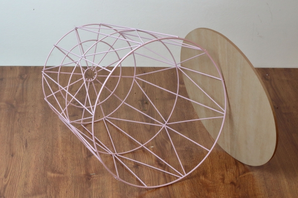 Odkladací stolík v industriálnom štýle 40x41cm