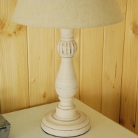 Osvetlenie do ložnice- lampa sústruženie biela 47cm