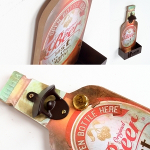 Otvárač na fľaše nástenný OPEN BOTTLE HERE 14x37cm