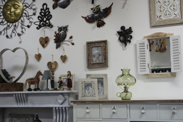 Petrolejová lampa v jemnom zelenkavom odtieni