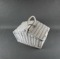 Piknikový kôš - poškodenie jednej záklopky