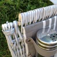 Piknikový kôš - poškodenie jednej záklopky