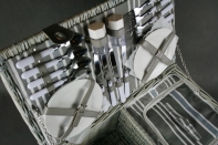 Piknikový kôš pre 4 osoby - poškozený, vyřazený