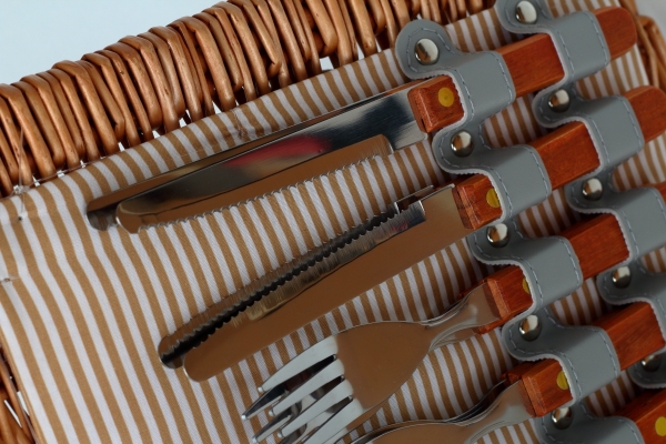 Piknikový kôš s chladiacim boxom pre 4 osoby natur