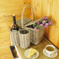 Piknikový kôš s držiakmi na fľaše vína