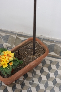 Pítko pre vtáčiky zápich do trávnika 113cm