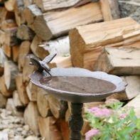 Fontánka s pitnou vodou pre vtáky liatina 58cm