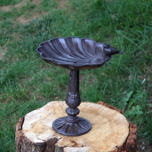 Fontánka s pitnou vodou pre vtáky liatinová 22x25cm