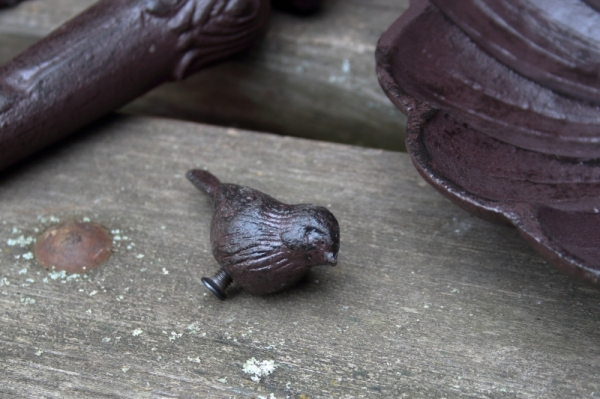 Fontánka s pitnou vodou pre vtáky liatinová 22x25cm