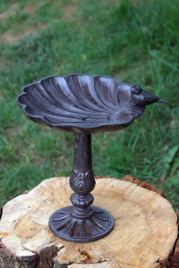 Fontánka s pitnou vodou pre vtáky liatinová 22x25cm