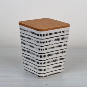 Plastová dóza na potraviny s bambusovým vekom 15x11x11cm