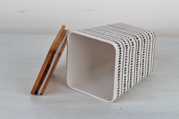 Plastová dóza na potraviny s bambusovým vekom 15x11x11cm