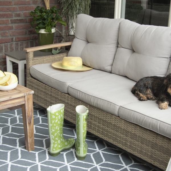 Plastový koberec na terasu 121x180cm šedo-biely