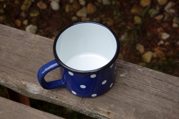 Plecháček modrý s bodkami 0,7l