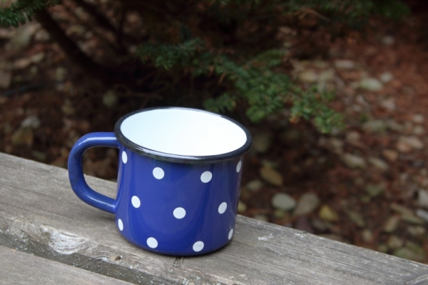 Plecháček modrý s bodkami 0,7l