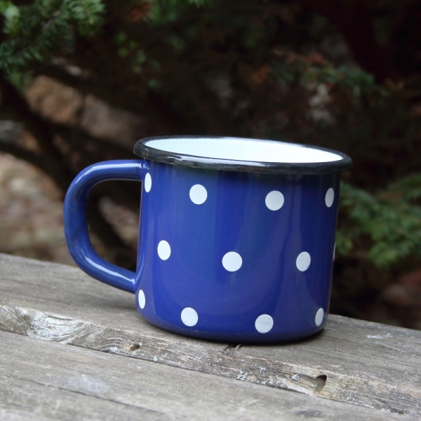 Plecháček modrý s bodkami 0,7l