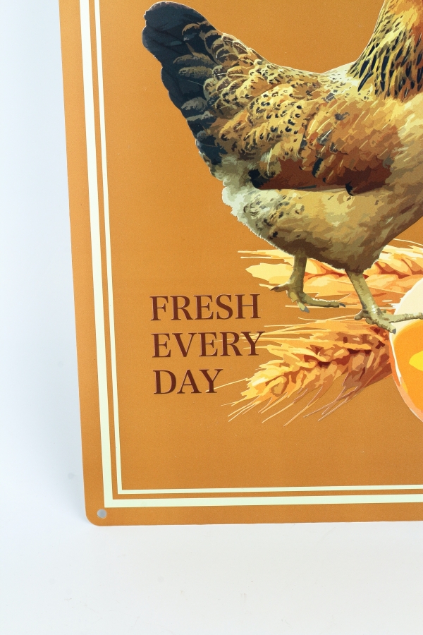 Plechová ceduľa so slepicou