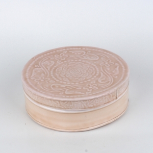 Plechové okrúhle dózy sa zdobeným vekom 2ks