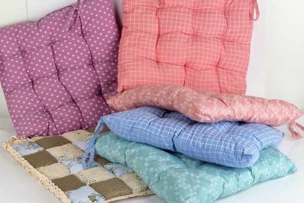 Podsedák 40x40 cm fialový