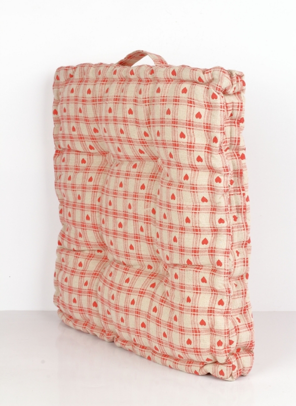 Podsedák na stoličku červené srce 45x45cm