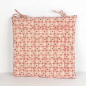 Podsedák na stoličku červené srce 40x40cm