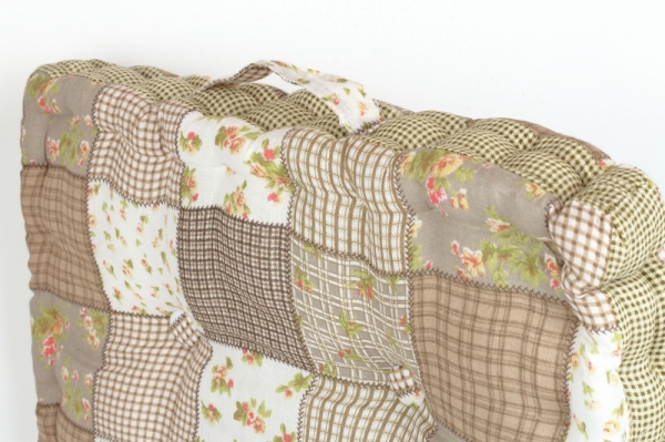 Podsedák na stoličku hnedý patchwork 45x45cm