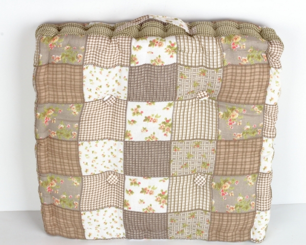 Podsedák na stoličku hnedý patchwork 45x45cm