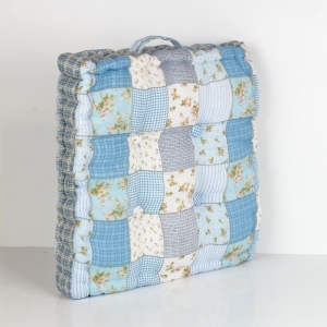 Podsedák na stoličku modrý patchwork 45x45cm