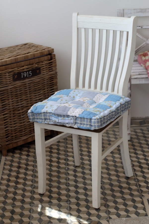 Podsedák na stoličku modrý patchwork 45x45cm