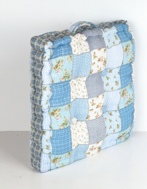 Podsedák na stoličku modrý patchwork 45x45cm