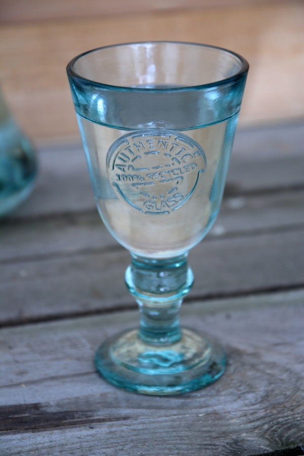 Pohár na vodu - víno 200ml z recyklovaného skla