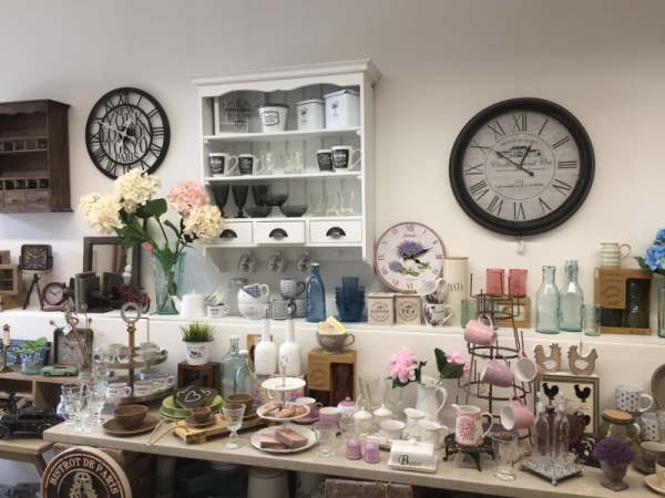 Polica do kuchyne biela s 3 šuplíky 88x95x28cm