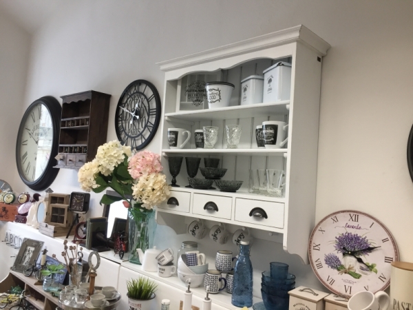 Polica do kuchyne biela s 3 šuplíky 88x95x28cm